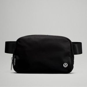 lululemon everywhere belt bag, black